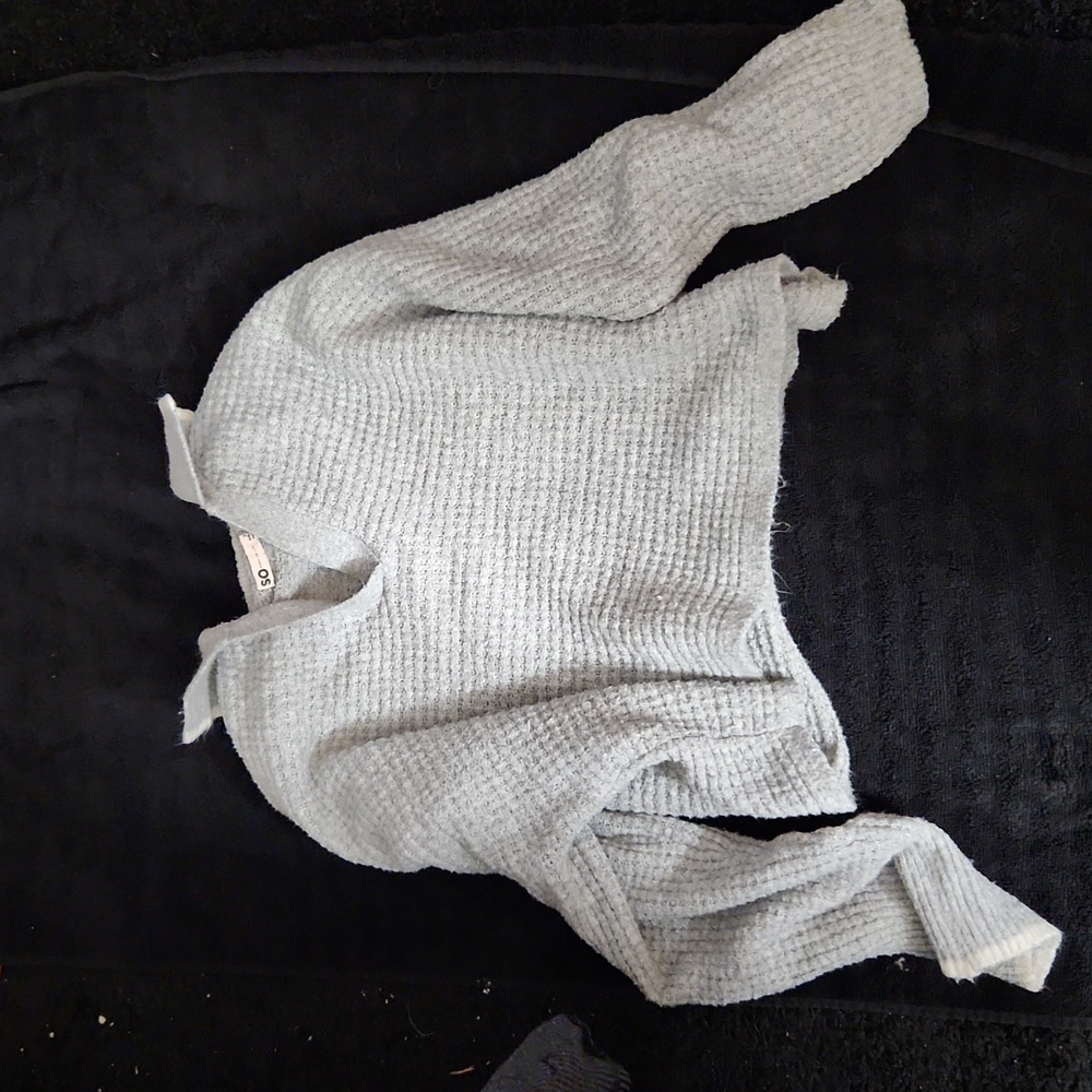 SO cropped grey sweater